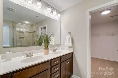 Bath - 5017 Fenwick Ct, Lancaster, SC 29720 photo 1 of 4