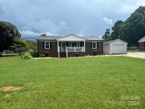407 Pam Dr, Gastonia, NC 28056