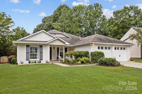 10527 Fairway Ridge Rd, Charlotte, NC 28277