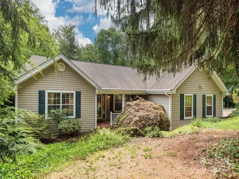 2832 Middleton Vis, Hendersonville, NC 28791