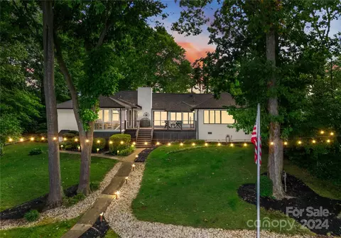 8017 Blue Water Ct, Denver, NC 28037