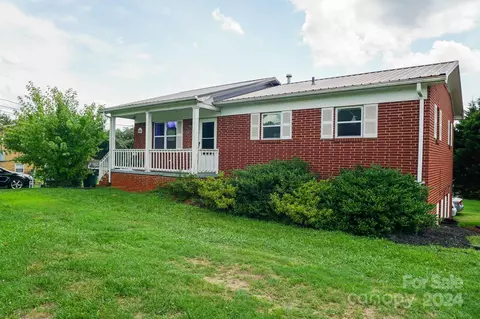 1109 Sunset St, Newton, NC 28658