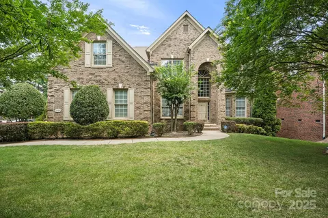 1033 Woodhall Dr, Huntersville, NC 28078