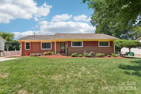 2101 Artwood Ln, Charlotte, NC 28217