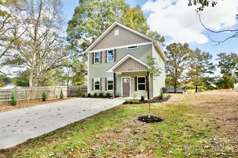 366 Holly Dr, Mount Holly, NC 28120