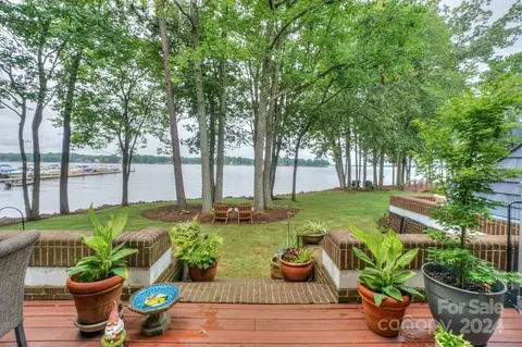 403 Northwest Dr, Davidson, NC 28036