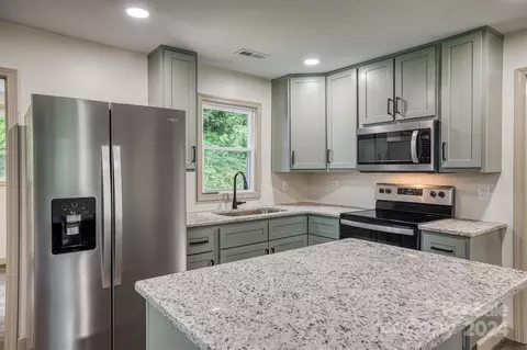 Kitchen - 2988 Us 70 E, Marion, NC 28752 photo 2 of 3