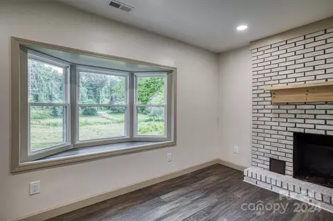 Living - 2988 Us 70 E, Marion, NC 28752 photo 4 of 4