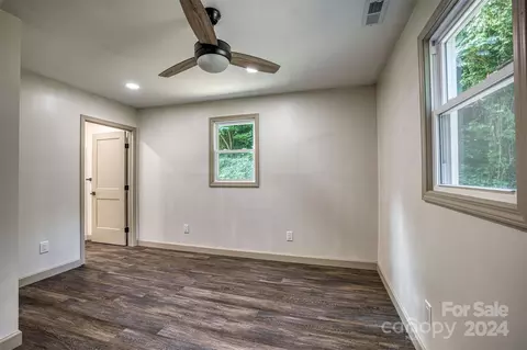 Bedroom - 2988 Us 70 E, Marion, NC 28752 photo 3 of 3