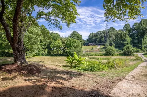Exterior - 2988 Us 70 E, Marion, NC 28752 photo 4 of 5
