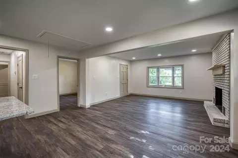 Living - 2988 Us 70 E, Marion, NC 28752 photo 3 of 4