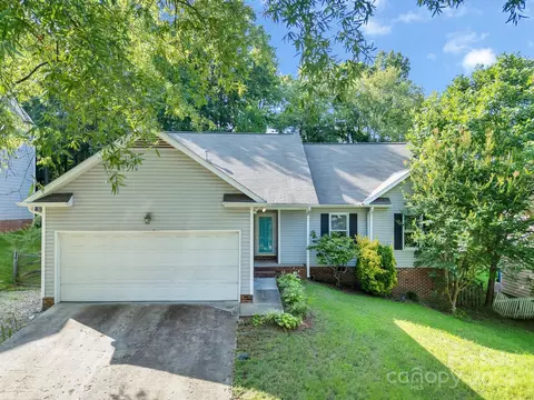 5522 Vandora Dr, Charlotte, NC 28215