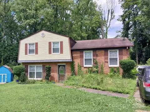 5900 Ferndale Pl, Charlotte, NC 28215