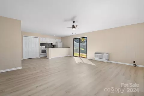 63 14th Se St SE, Hickory, NC 28602