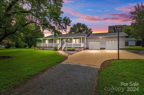 36231 Esther Rd, New London, NC 28127