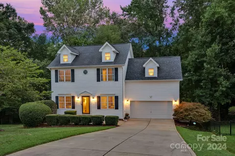 116 Mark Twain Ct, Mount Holly, NC 28120