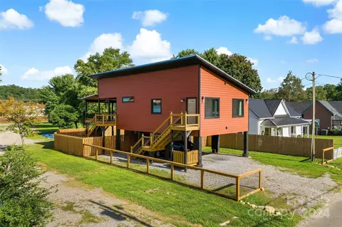 19 Salisbury Ave, Old Fort, NC 28762