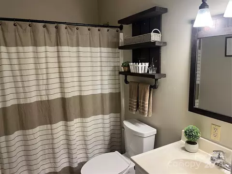 Bath - 1307 Bell St, Salisbury, NC 28144 photo 2 of 2