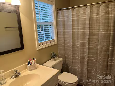 Bath - 1307 Bell St, Salisbury, NC 28144 photo 1 of 2