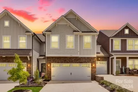 938 Canopy Falls Ln, York, SC 29745
