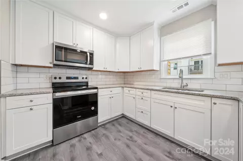766 Marsh 6 Rd #6, Charlotte, NC 28209