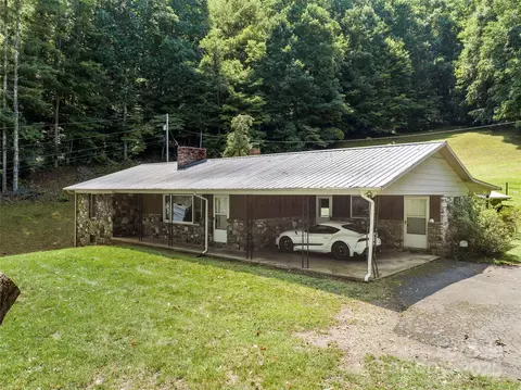 145 Appalachian Dr, Burnsville, NC 28714