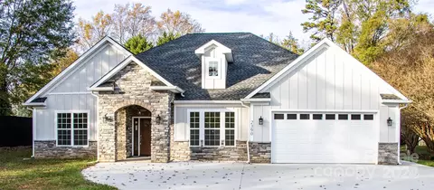2390 Armstrong Park Dr, Gastonia, NC 28054