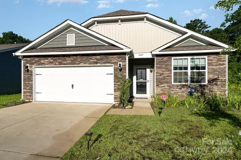 7407 Larwill Ln, Charlotte, NC 28216