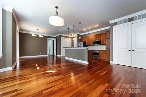 2810 Selwyn 224 Ave #224, Charlotte, NC 28209