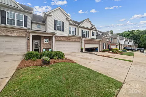 6534 Portland Rose Ln, Charlotte, NC 28210