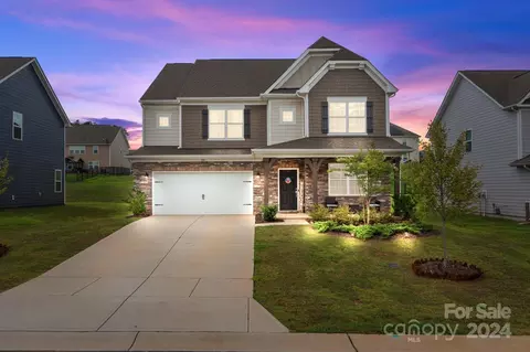 166 Rooster Tail Ln, Troutman, NC 28166
