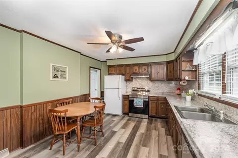 Kitchen - 1486 Hillcrest Ave, Lancaster, SC 29720 photo 3 of 3