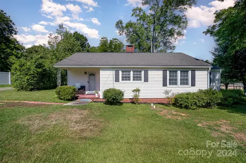 1486 Hillcrest Ave, Lancaster, SC 29720