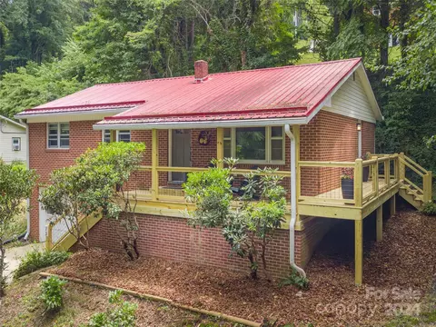 73 Graham St, Waynesville, NC 28786