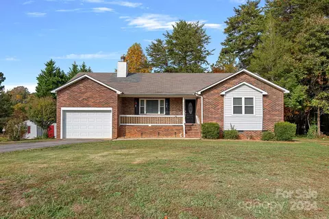 7505 Sarah Dr, Denver, NC 28037