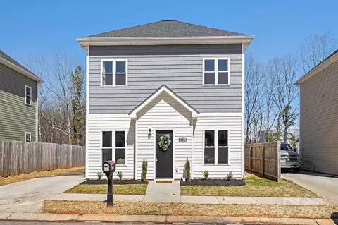 411 Centerfield Dr, Charlotte, NC 28214