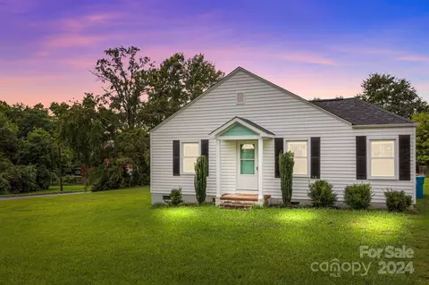 704 Holmes St, Salisbury, NC 28144