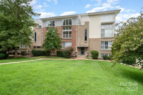 3745 Picasso Ct, Charlotte, NC 28205