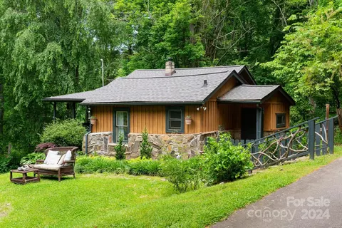 12 Laurel Ter, Asheville, NC 28804