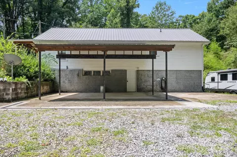 75 View St, Columbus, NC 28722 photo 4