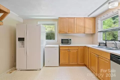75 View St, Columbus, NC 28722 photo 13