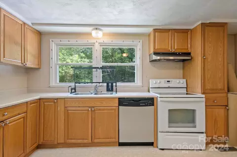 75 View St, Columbus, NC 28722 photo 14