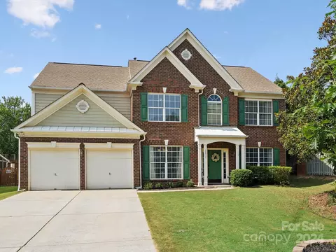 2802 Thornbush Ct, Charlotte, NC 28270