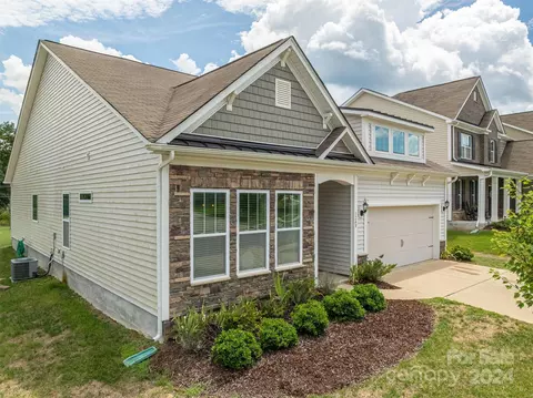 1248 Jack Pine Rd, Clover, SC 29710 photo 2