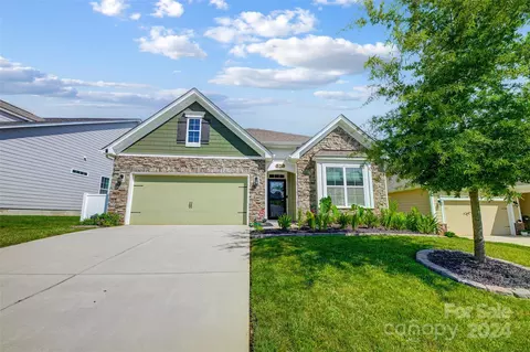 523 Belle Grove Dr, Clover, SC 29710