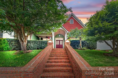 8244 Dumphries Dr, Huntersville, NC 28078