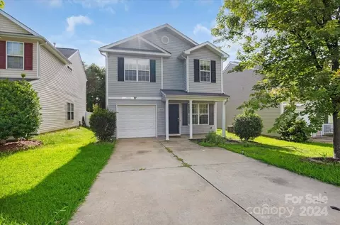 5640 Henderson Oaks Dr, Charlotte, NC 28269
