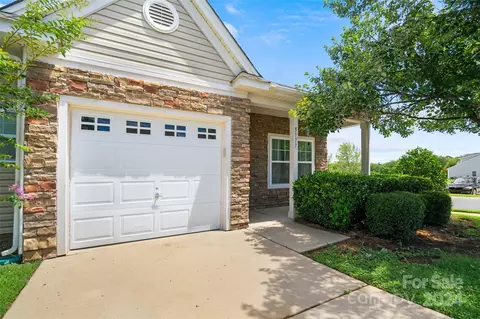 5177 Crystal Lakes Dr, Rock Hill, SC 29732