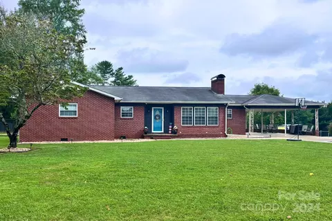 3131 Clarks Chapel Rd, Lenoir, NC 28645