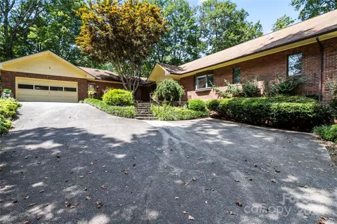 333 Crum Dr, Lake Junaluska, NC 28745
